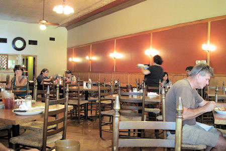 Empresario Restaurant - Dining Room