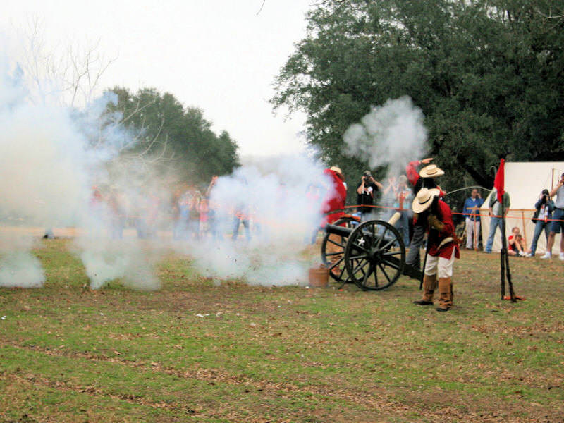 Texas Army Reenactors fire off artillery piece